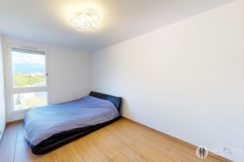 Appartement - 115 m² - 5 pièces