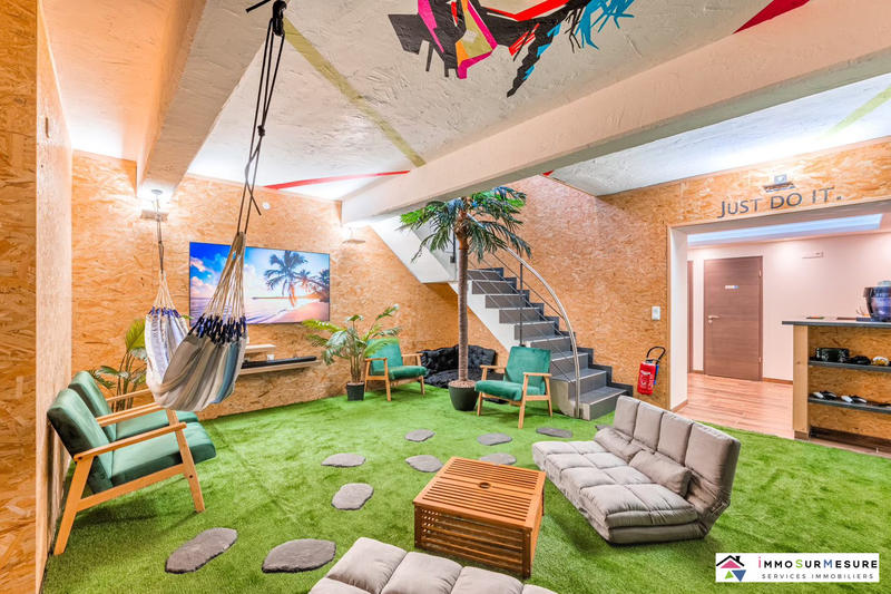 Appartement - 204 m² - 5 pièces