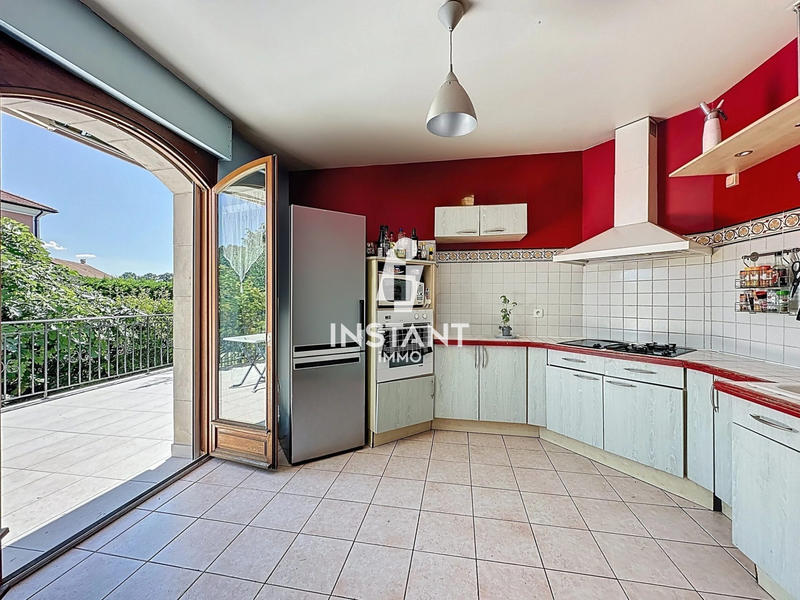 Maison - 200 m² - 7 pièces