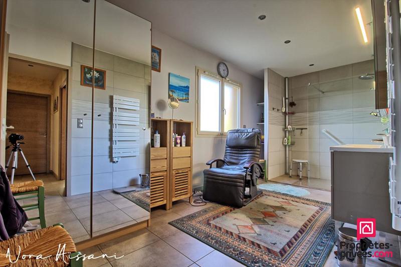 Maison - 195 m² - 6 pièces