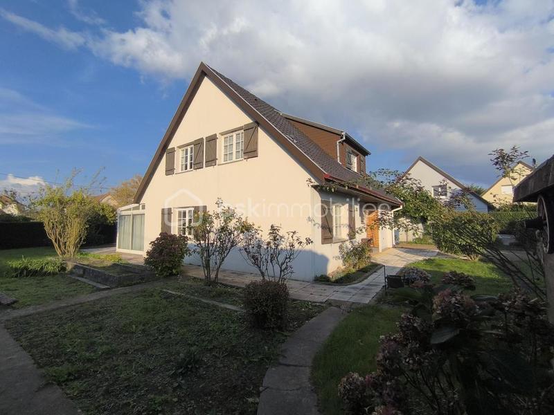 Maison traditionnelle - 110 m² - 5 pièces