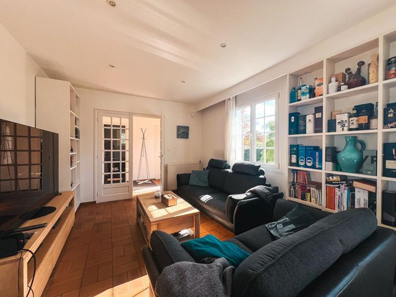 Maison - 210 m² - 8 pièces