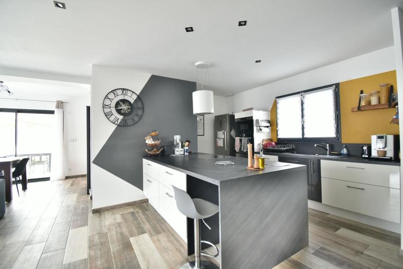 Maison - 110 m² - 4 pièces