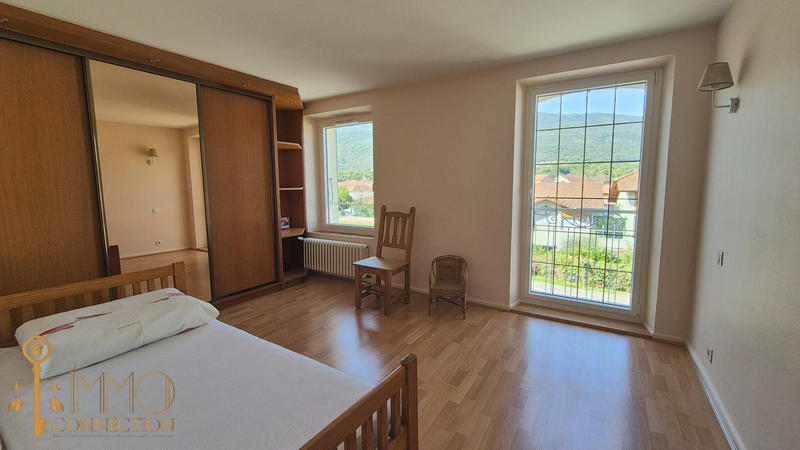 Maison - 198 m² - 7 pièces