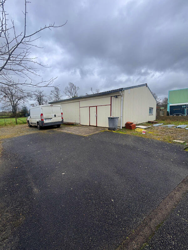 Entrepôt - 100 m² - 3 pièces