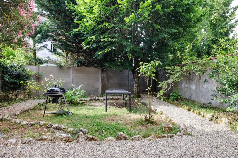 Maison - 250 m² - 12 pièces