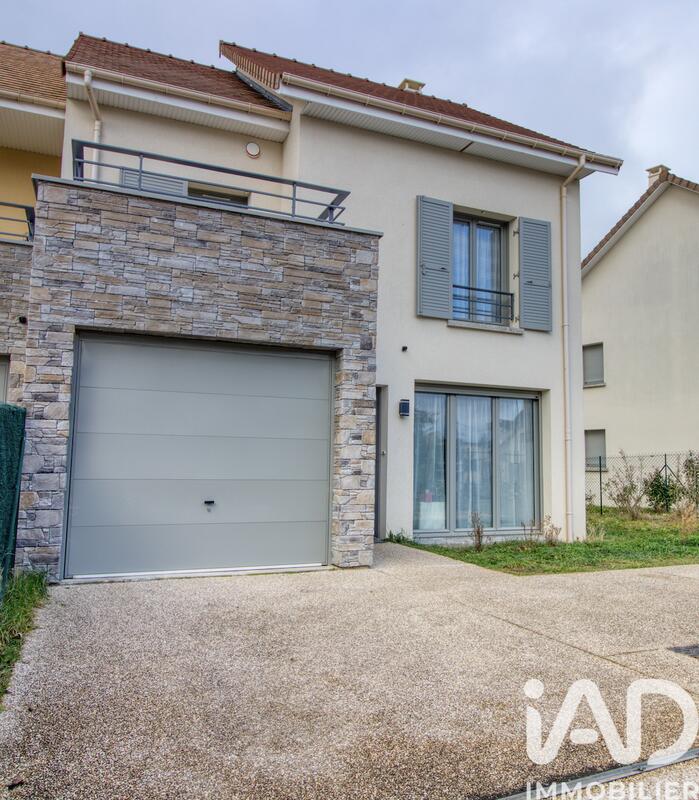 Maison - 98 m² - 4 pièces