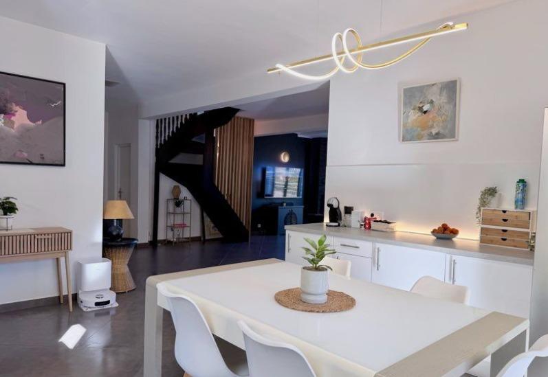 Villa - 200 m² - 7 pièces