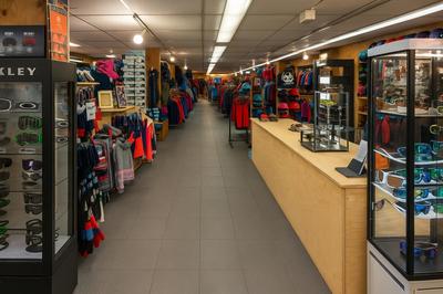 Local commercial - 1 040 m² - 8 pièces