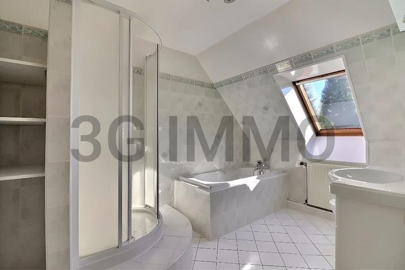 Maison - 280 m² - 8 pièces