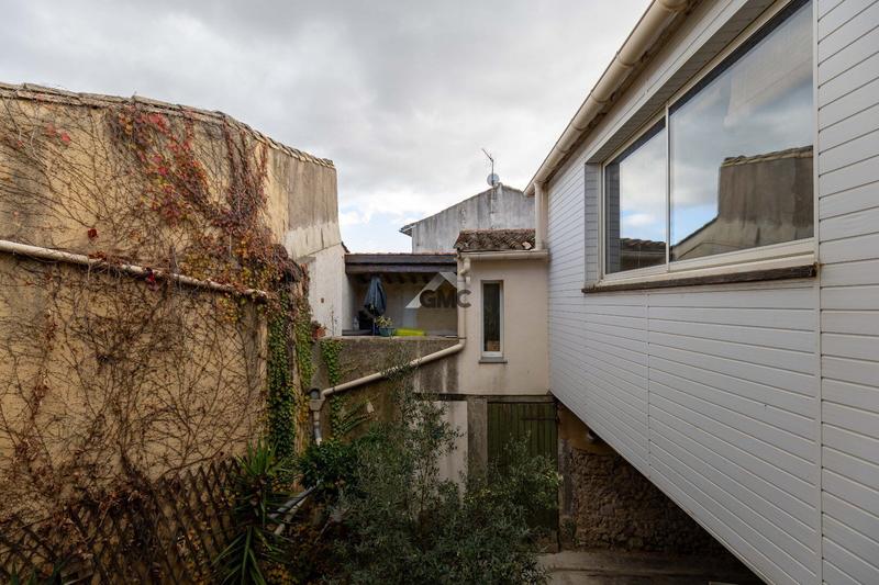 Maison - 234 m² - 8 pièces