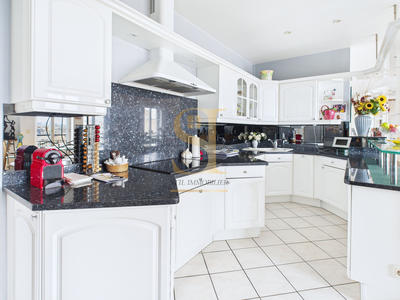 Appartement - 131 m² - 4 pièces