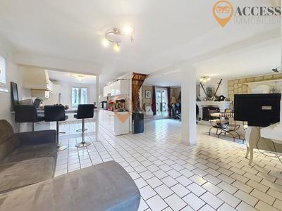 Maison - 99 m² - 5 pièces