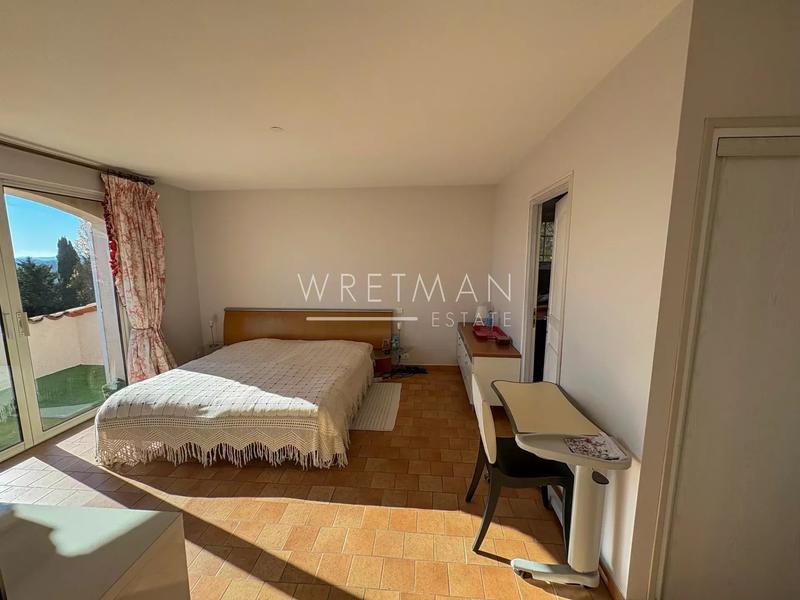 Villa - 205 m² - 8 pièces