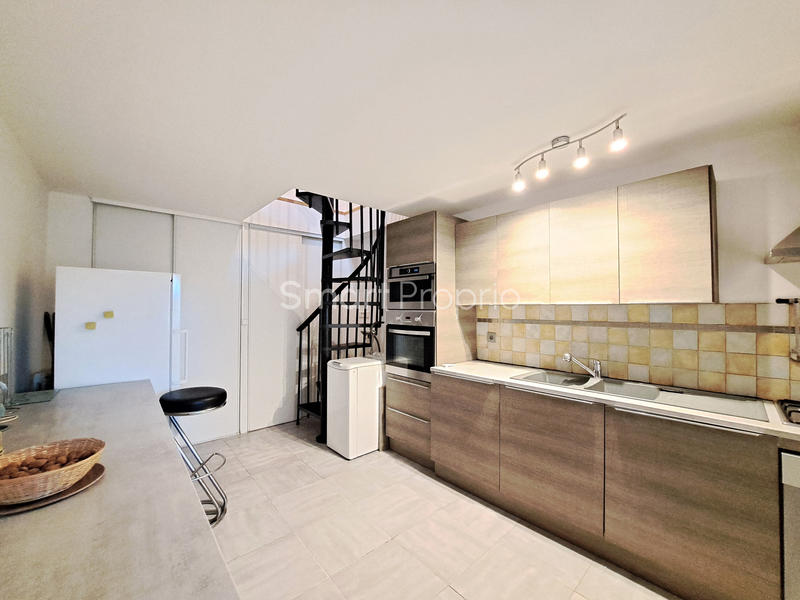 Propriété - 233 m² - 9 pièces