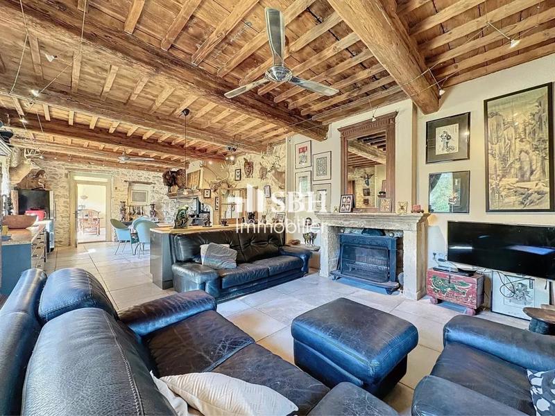 Mas - 540 m² - 27 pièces