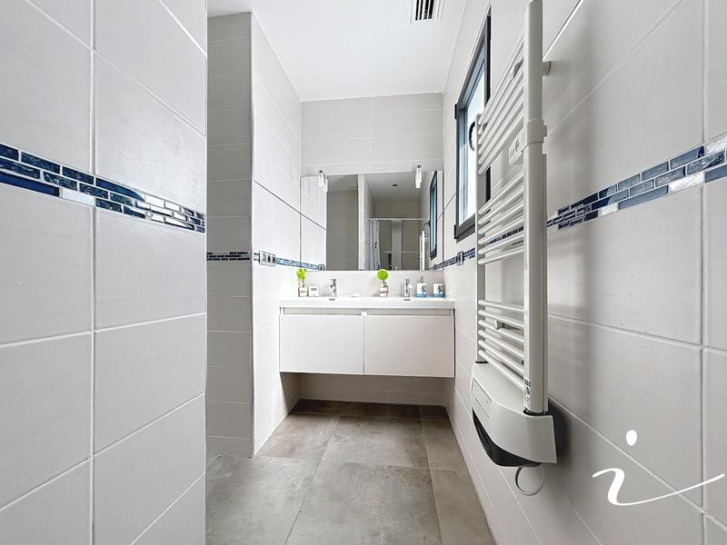 Villa - 145 m² - 6 pièces