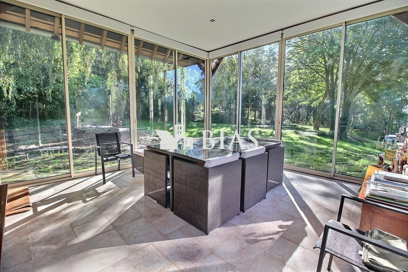 Maison - 220 m² - 7 pièces