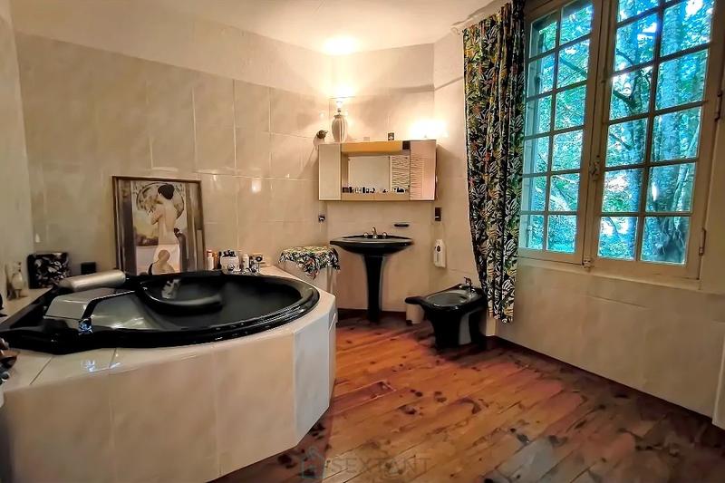 Maison de maîtres - 280 m² - 11 pièces