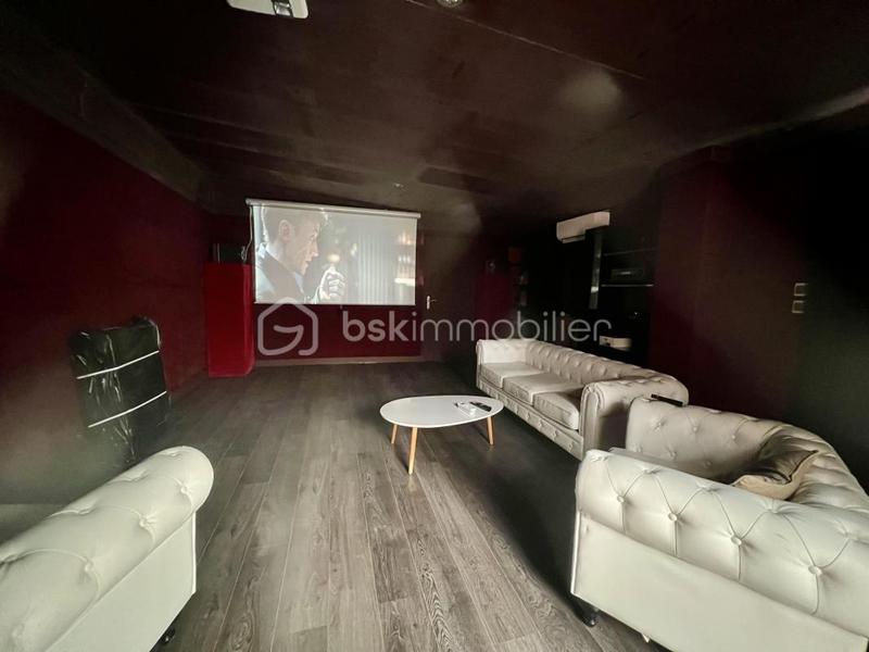 Maison - 266 m² - 6 pièces