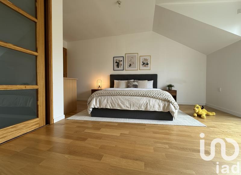 Maison - 206 m² - 8 pièces