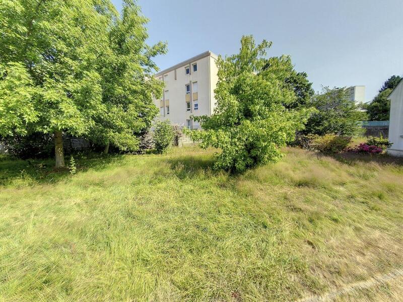 Terrain constructible - 240 m²