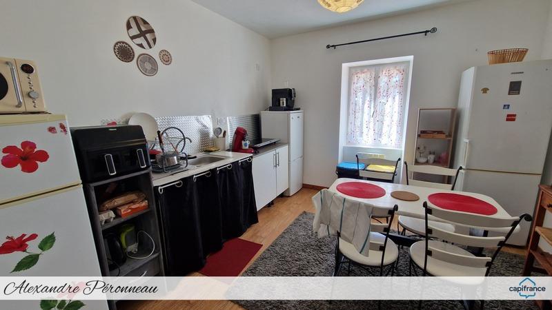 Maison - 235 m² - 12 pièces