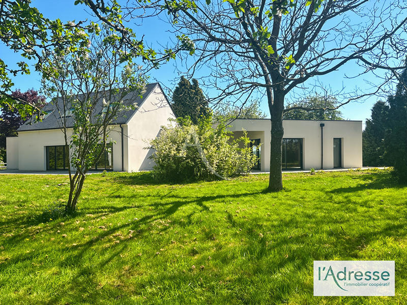 Maison - 250 m² - 7 pièces