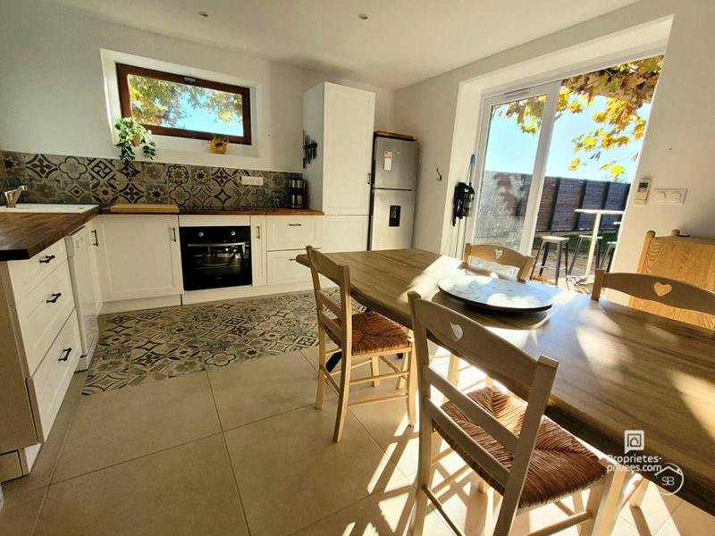 Maison - 211 m² - 9 pièces