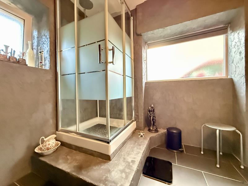 Maison - 270 m² - 6 pièces