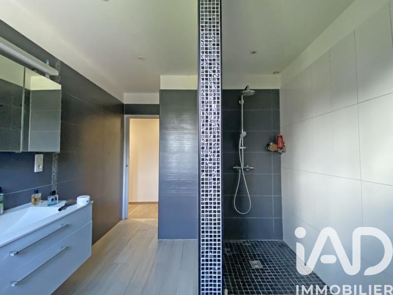 Maison - 185 m² - 7 pièces