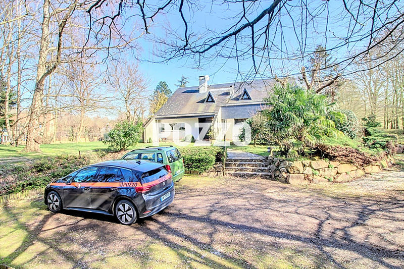 Maison - 253 m² - 7 pièces