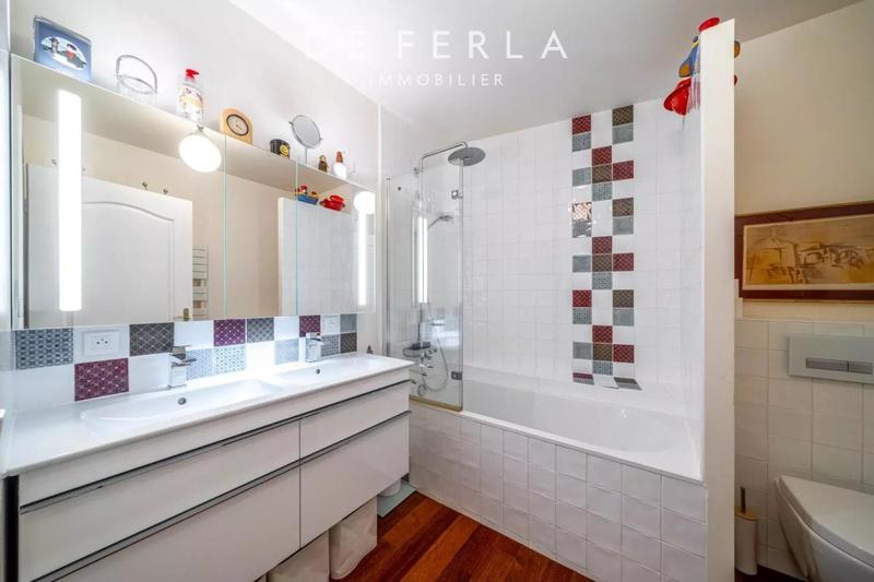 Appartement - 133 m² - 6 pièces