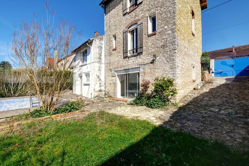 Maison - 183 m² - 8 pièces