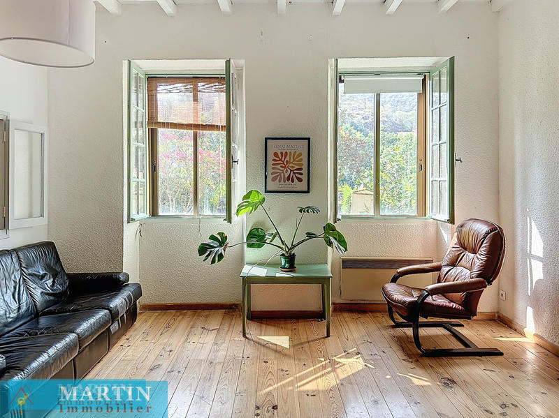 Maison - 246 m² - 8 pièces