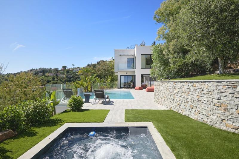 Villa - 320 m² - 7 pièces