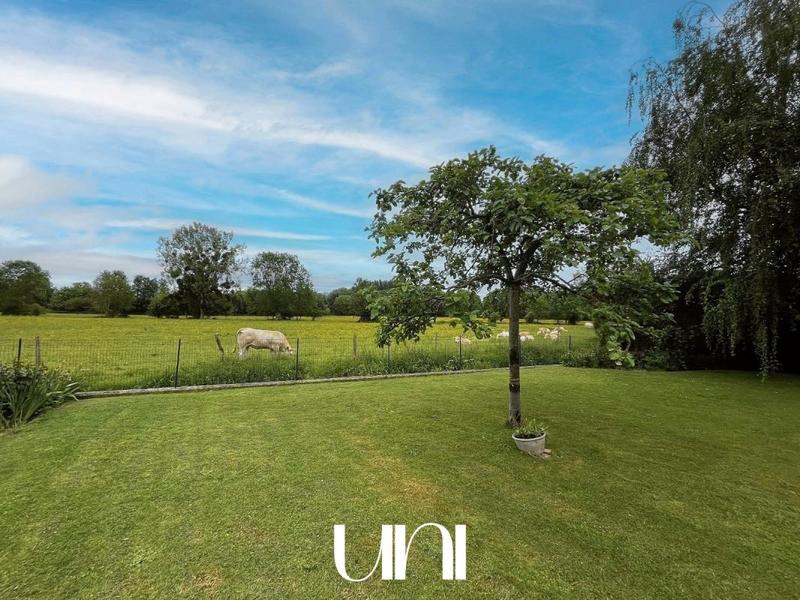 Maison - 270 m² - 8 pièces