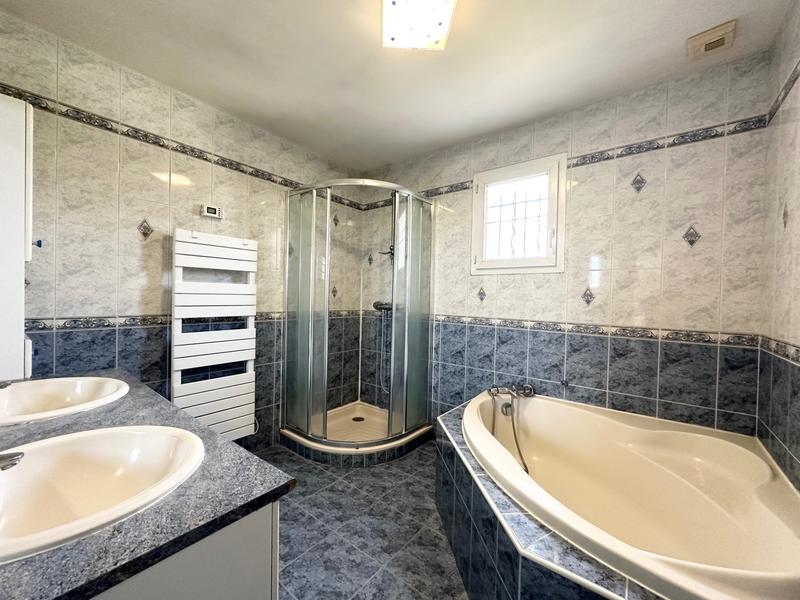 Maison - 104 m² - 5 pièces