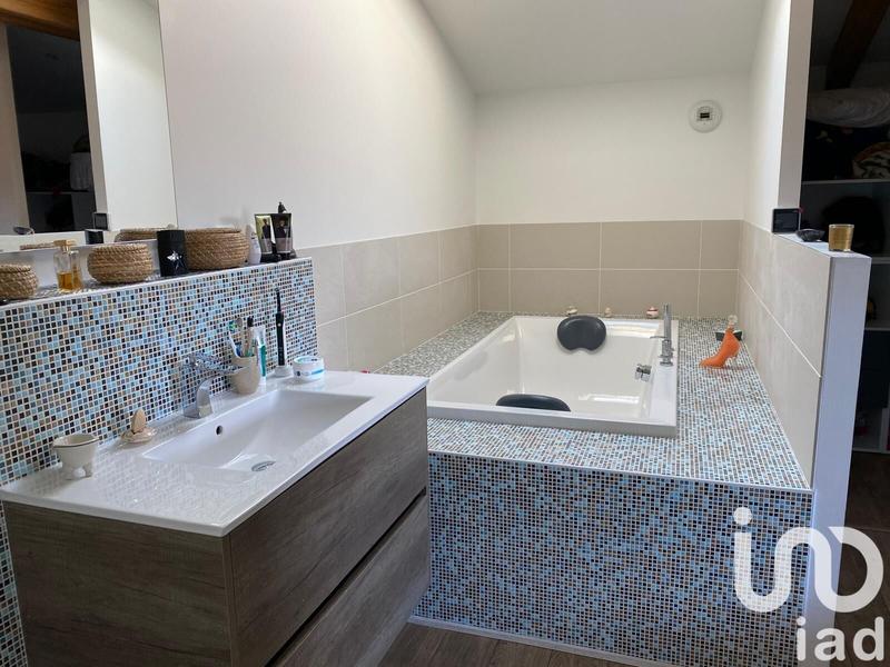 Maison - 197 m² - 8 pièces