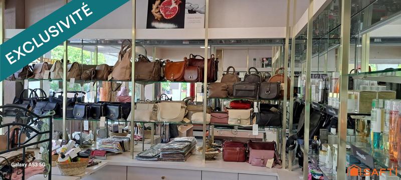 Local commercial - 67 m² - 4 pièces