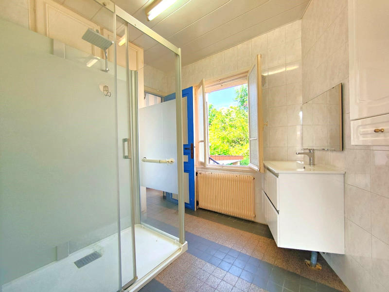 Maison - 94 m² - 7 pièces