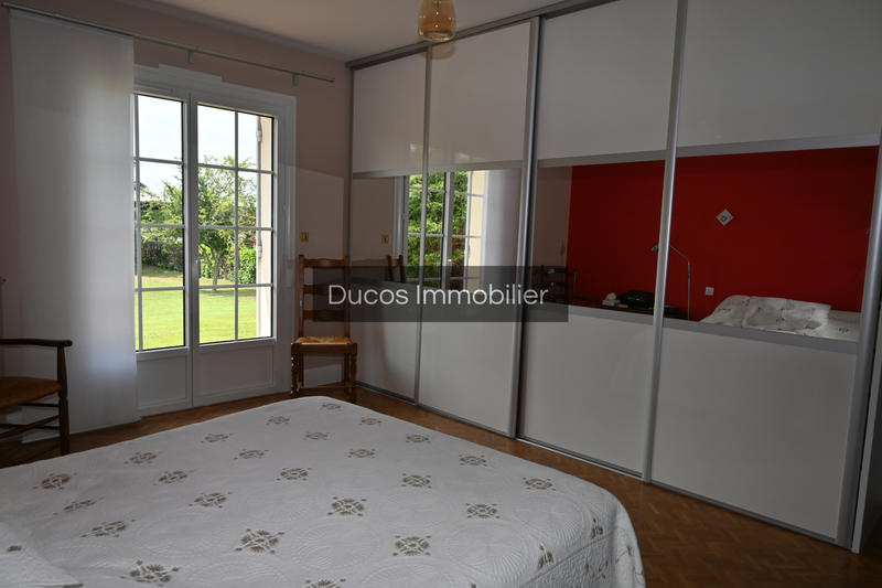 Maison - 240 m² - 7 pièces