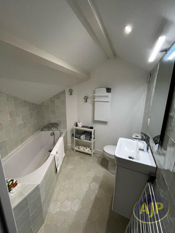 Appartement - 84 m² - 4 pièces