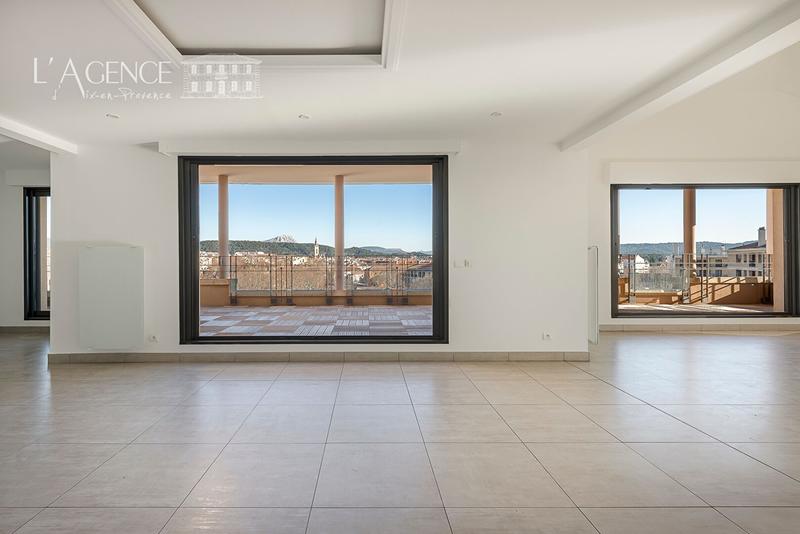 Appartement - 250 m² - 5 pièces