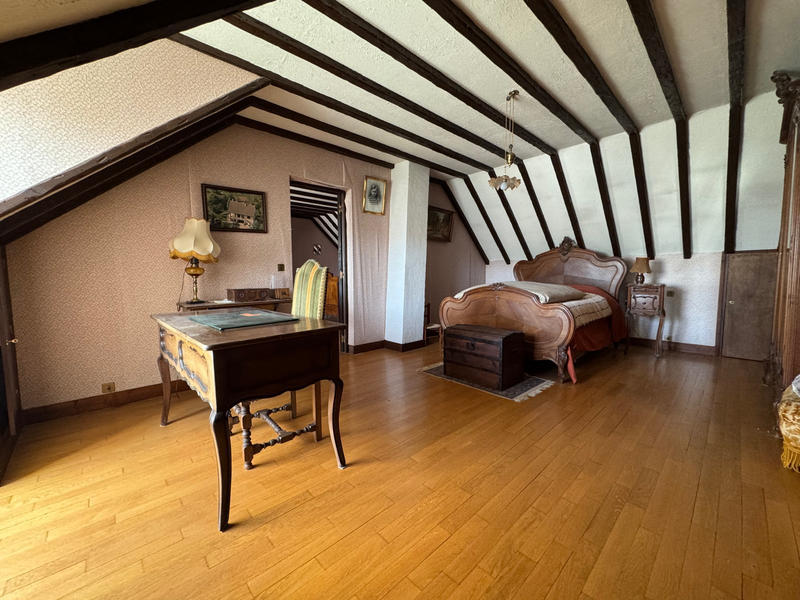 Maison - 235 m² - 6 pièces