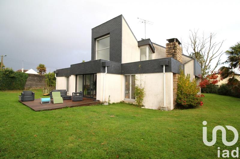 Maison - 203 m² - 7 pièces