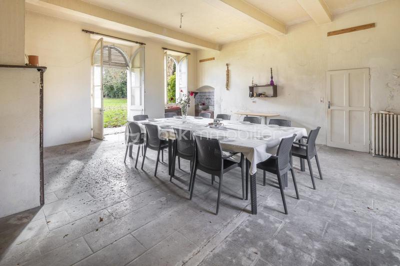 Château - 376 m² - 10 pièces