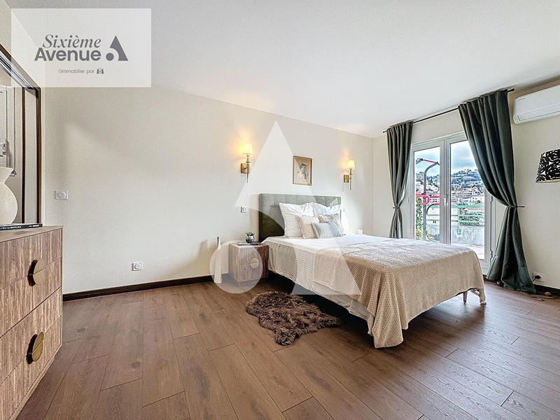 Appartement - 192 m² - 4 pièces