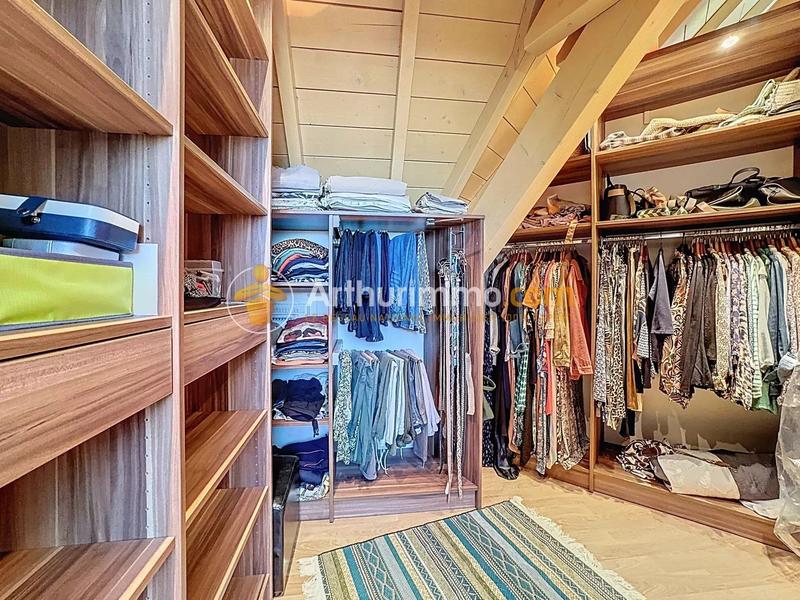 Maison - 370 m² - 5 pièces