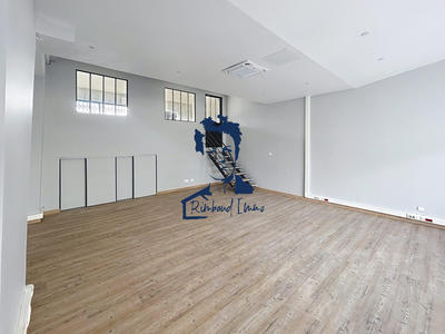 Bureau - 83 m² - 2 pièces